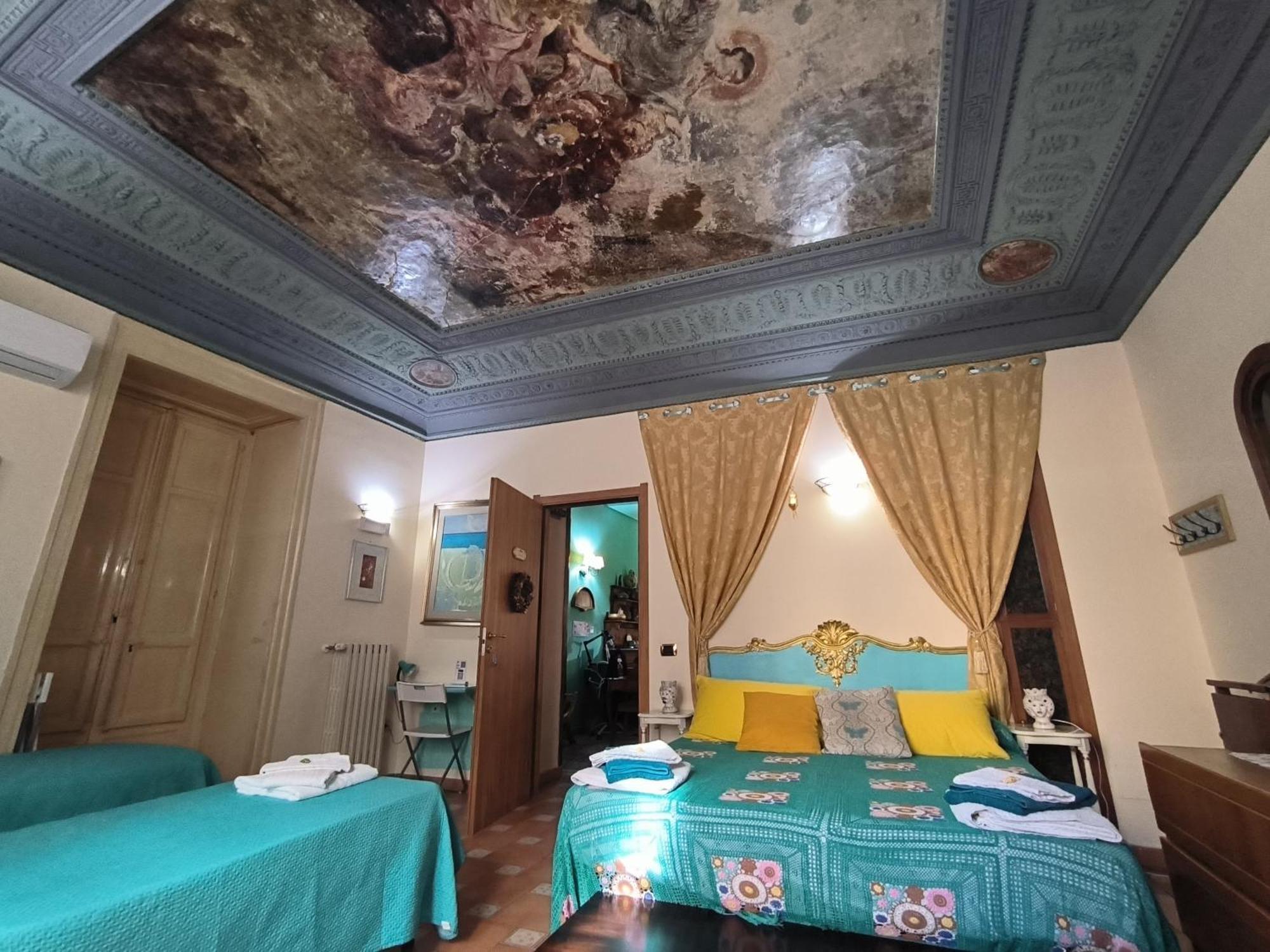 Vittorio Emanuele Rooms Di Prinzi Палермо Номер фото